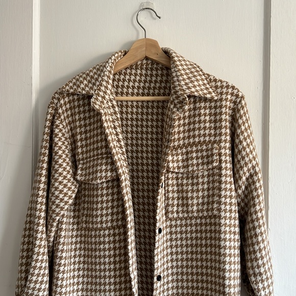 Shacket - Picture 3 of 4